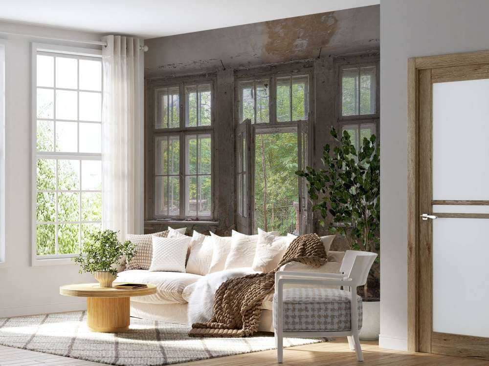Chambre vieillie avec vue sur la forêt