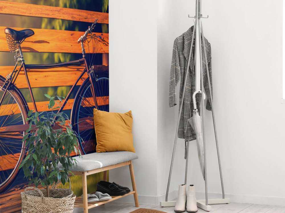 Vélo près d'une clôture en bois