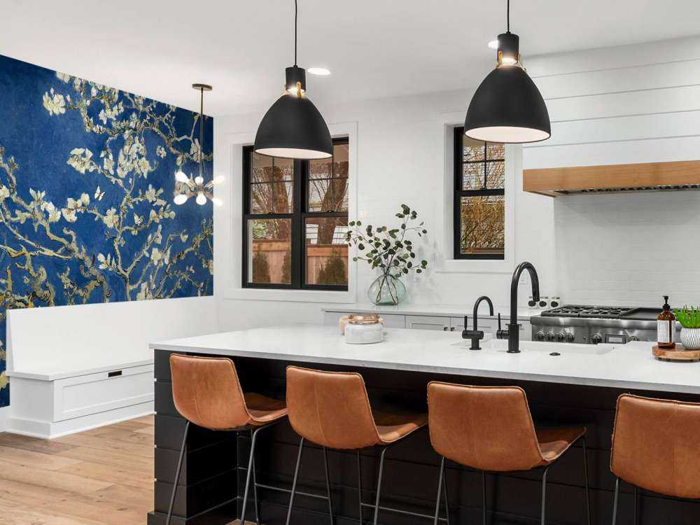 Fleur d'amandier dans la nuit