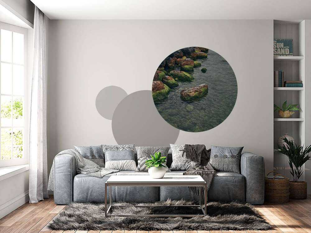 Roches au lac de montagne