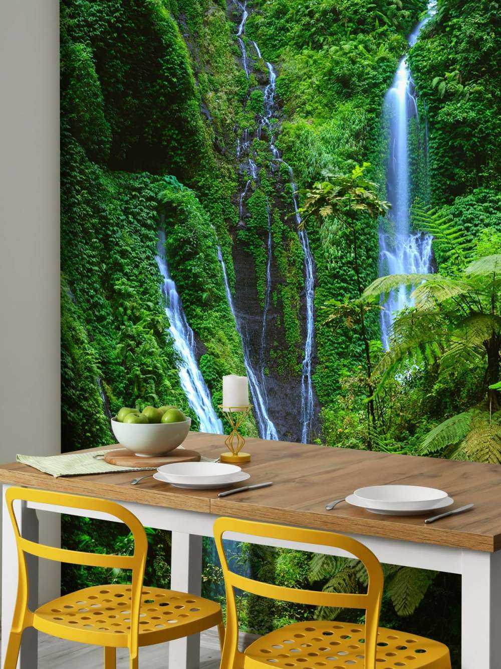 Jungle verte et chutes d'eau