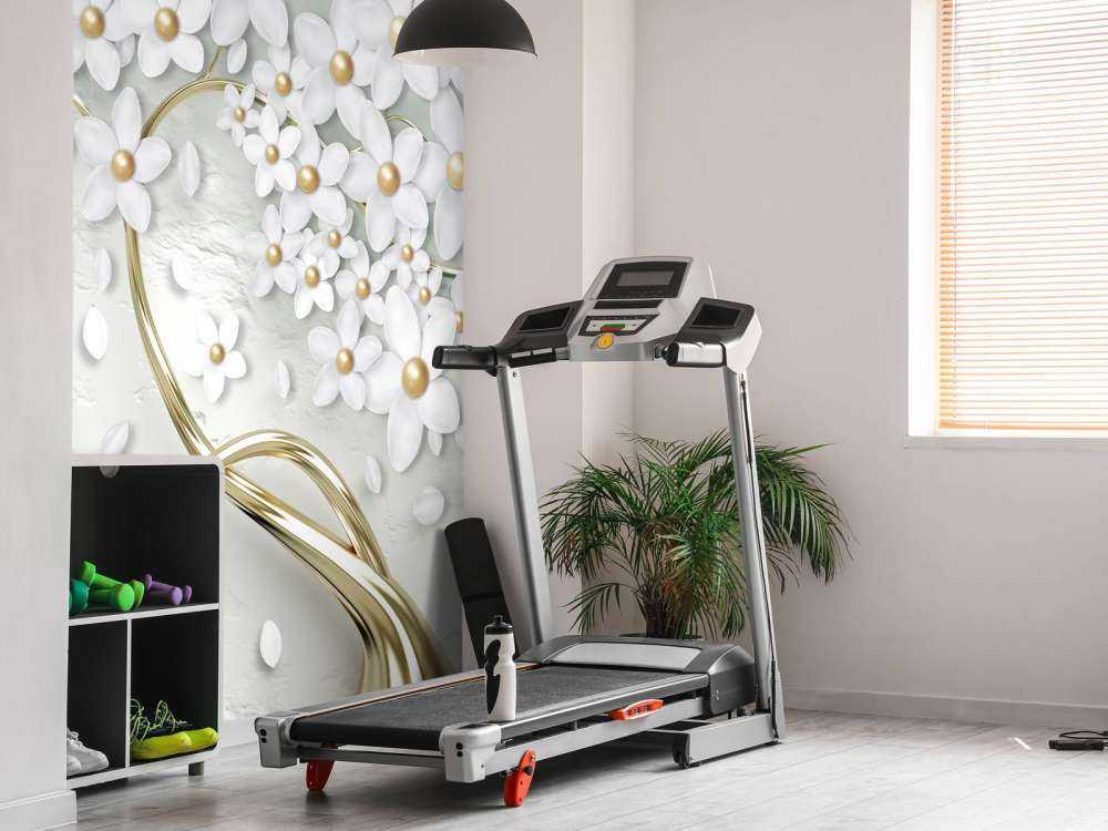 Fleurs blanches dorées