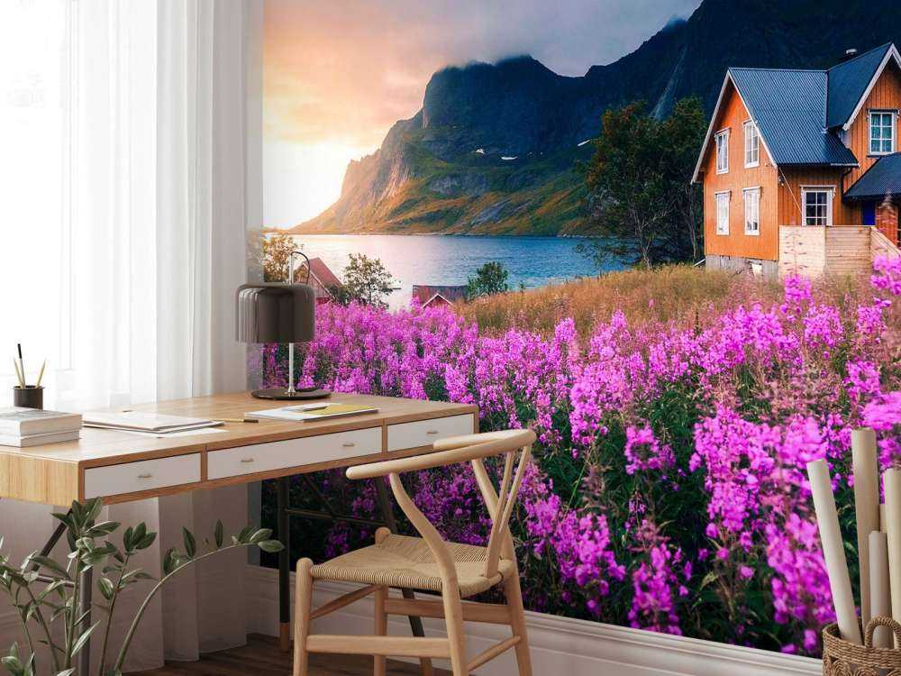 Maison orange sur un fjord violet.