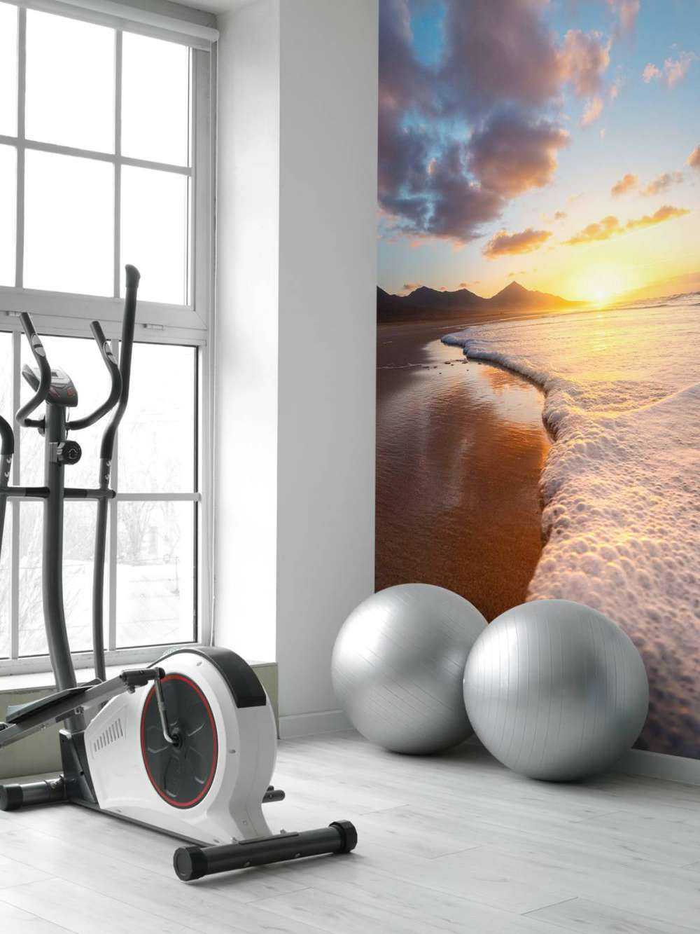 Coucher de soleil doré sur la côte