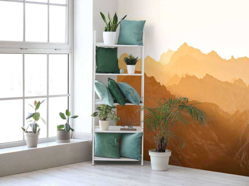 Montagnes d'or au lever du soleil.