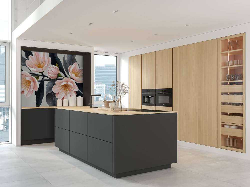Fleurs de magnolia roses avec des feuilles foncées
