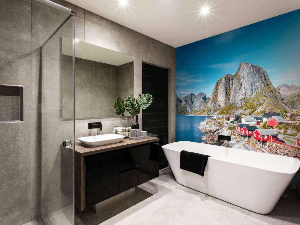 Maisons de pêcheurs rouges au fjord norvégien.