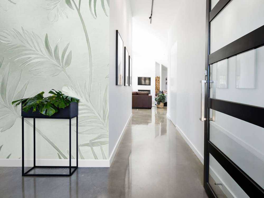 Feuilles dorées sur crème foncée