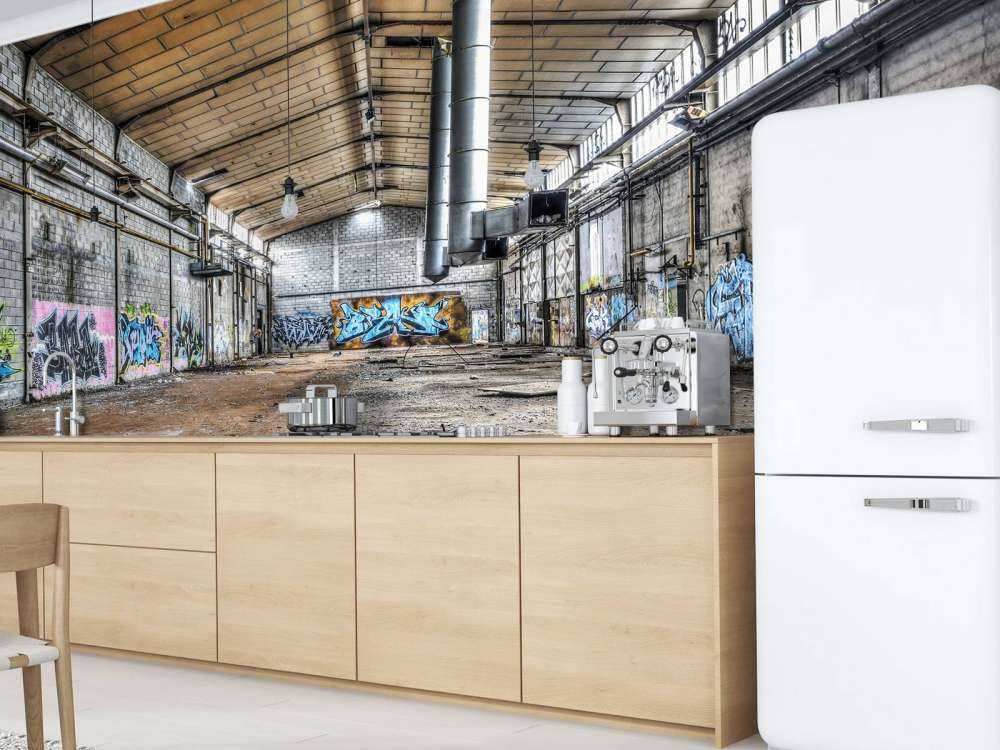 Vieux hall d'usine abandonnée