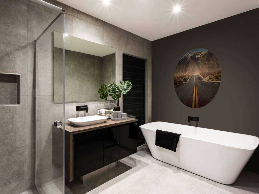 Chemin à travers les montagnes