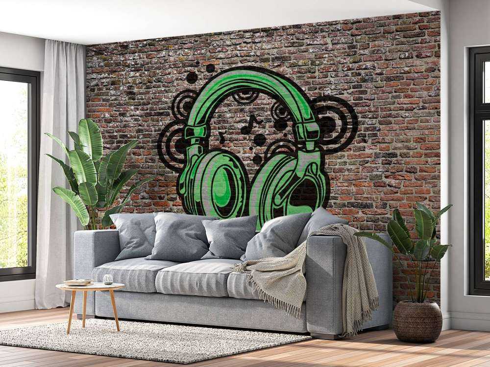 Graffitis sur un vieux mur de briques