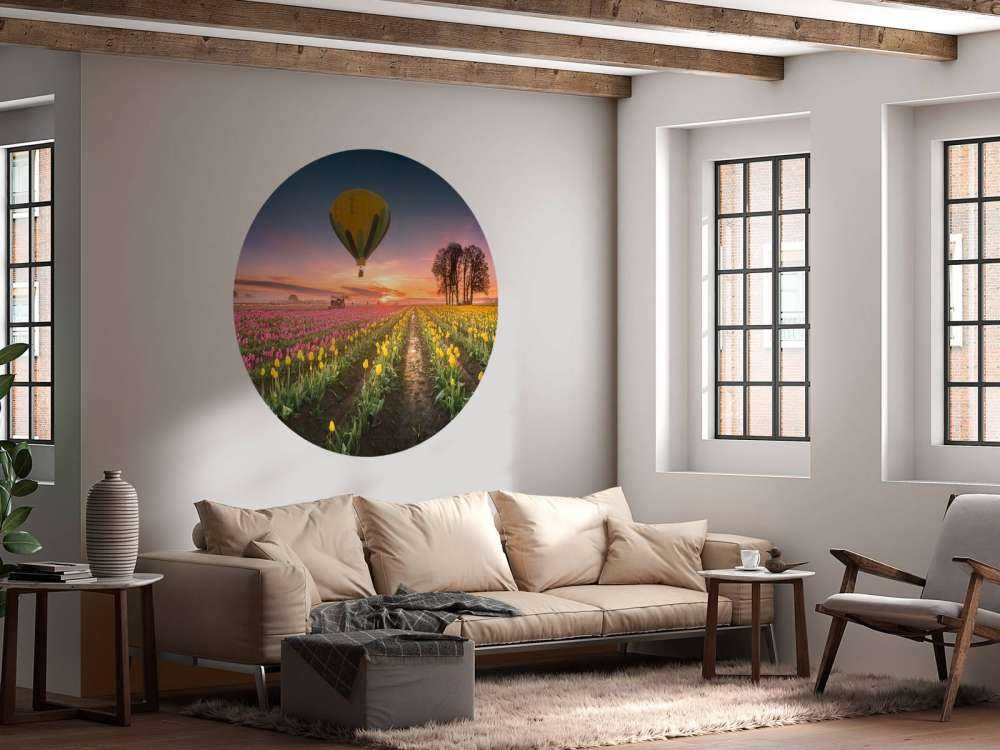 Champ de tulipes jaunes et roses