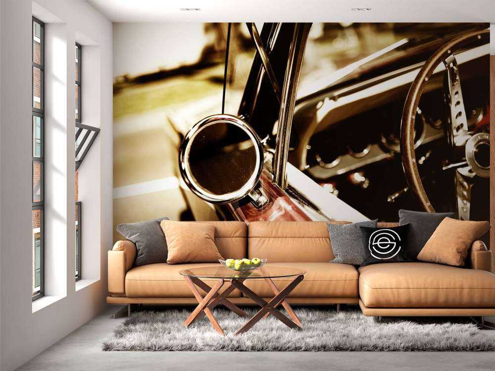 Gros plan sur la voiture de collection rouge