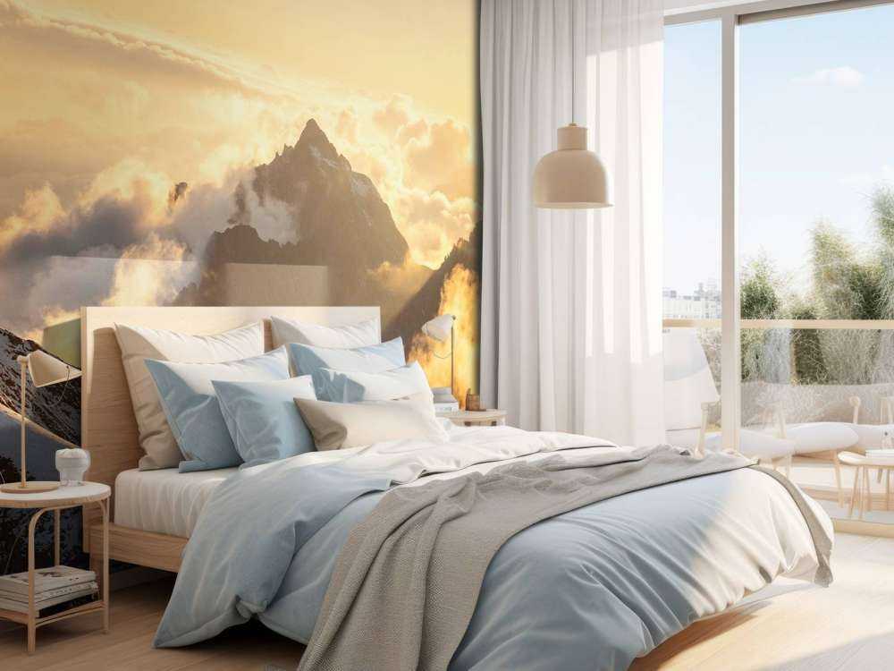 Lever de soleil au-dessus des nuages de montagne