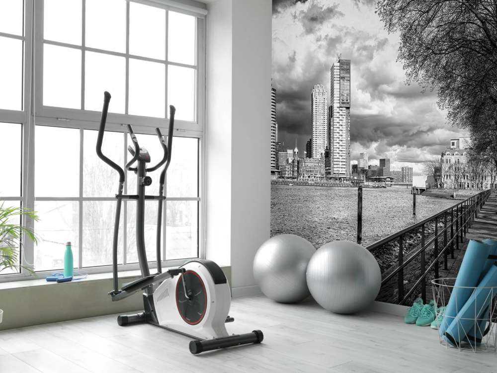 Ciel de nuit en noir et blanc depuis le quai