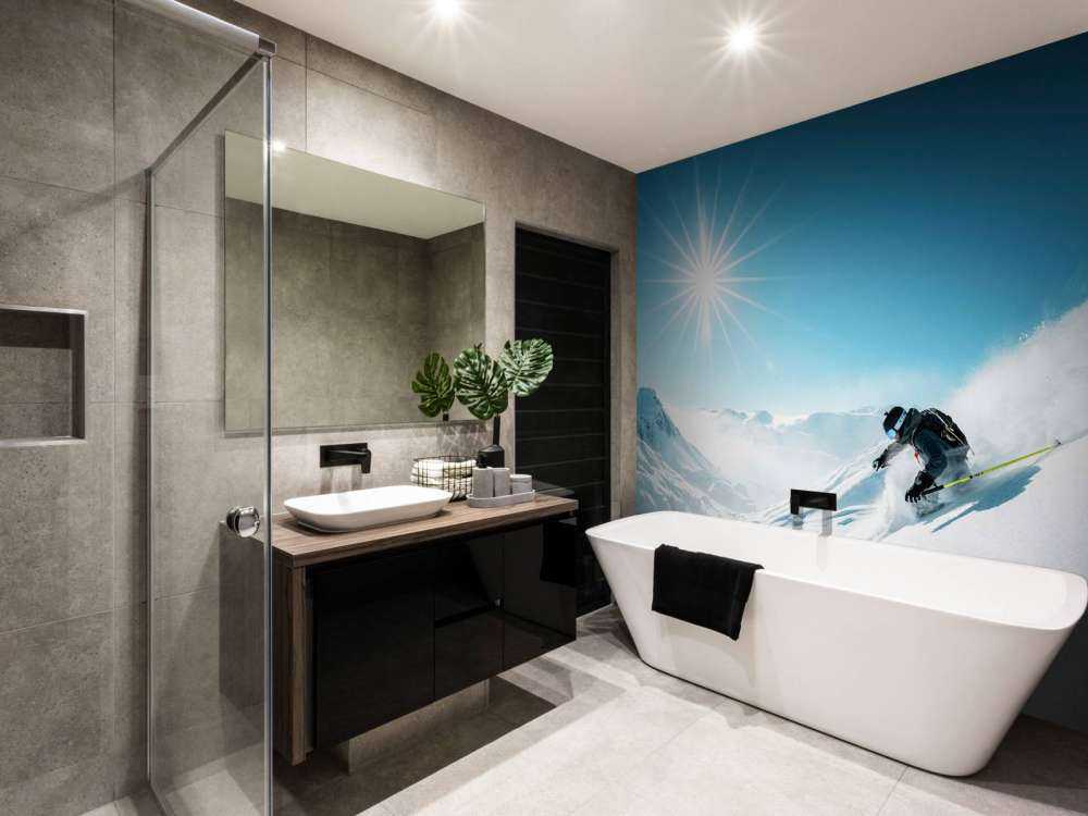 Poudreuse sous le soleil d'hiver glacial.