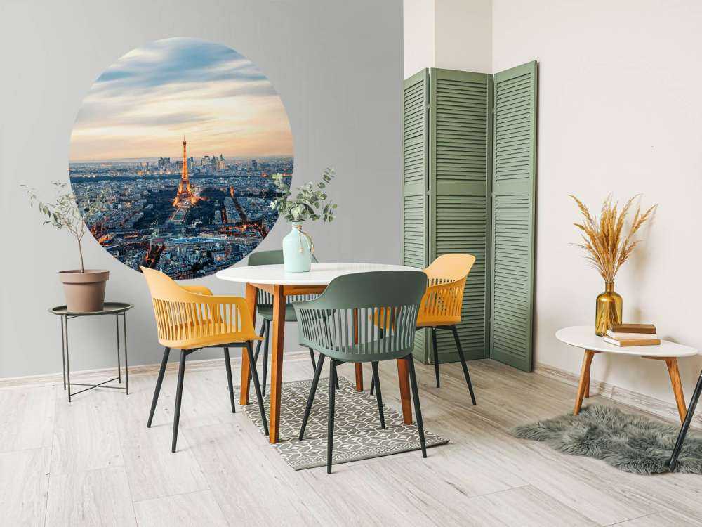 Lumière du soir sur le panorama de Paris