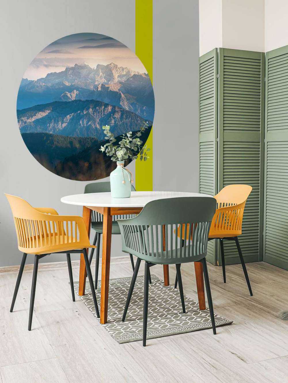 La stratification bleue dans les montagnes.