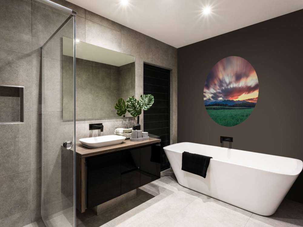 Coucher de soleil au-dessus de la plaine verte