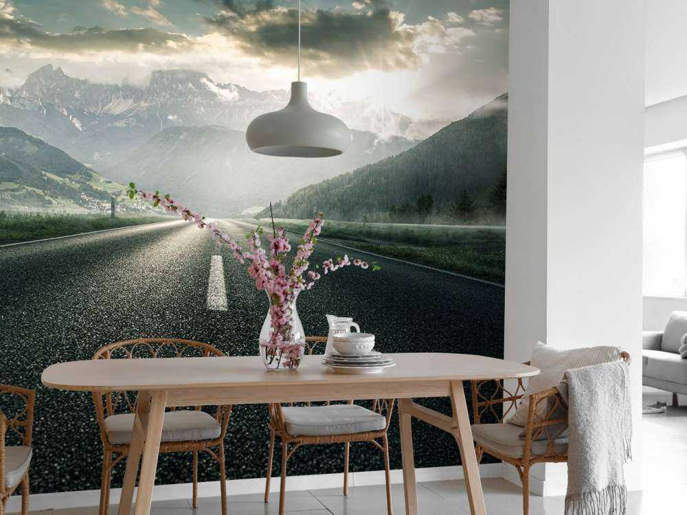 Route dans un paysage montagneux