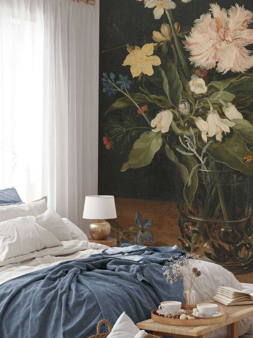 Nature morte aux fleurs dans un verre