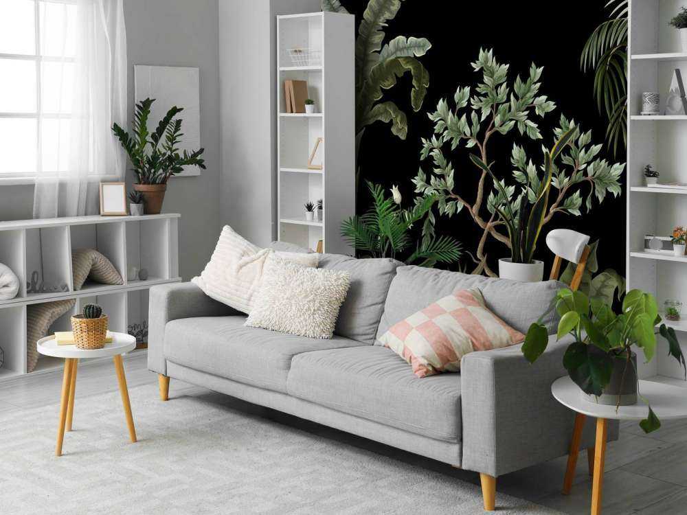 Arbres sur fond sombre