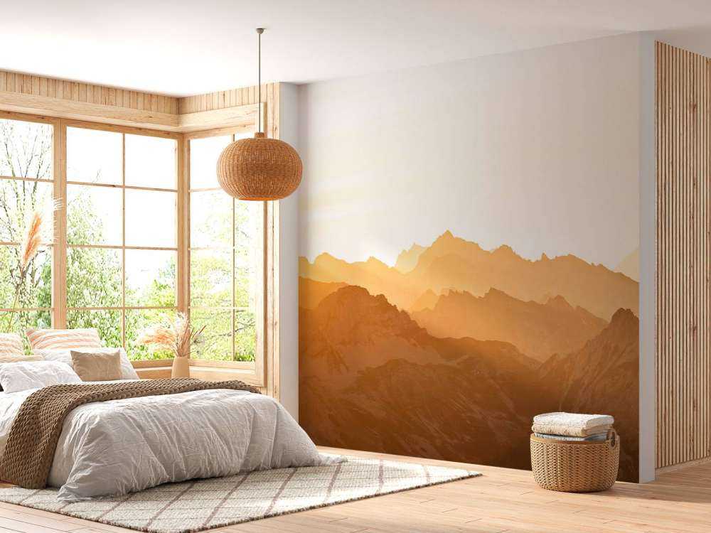 Montagnes d'or au lever du soleil.