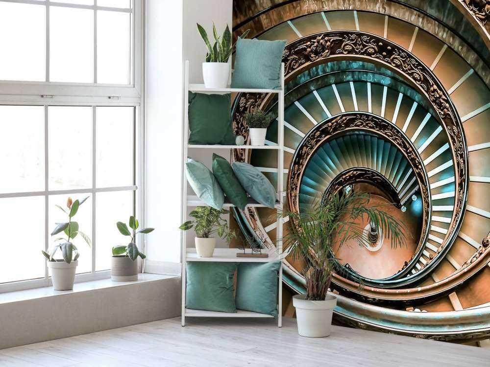 spirale dorée avec des détails baroques