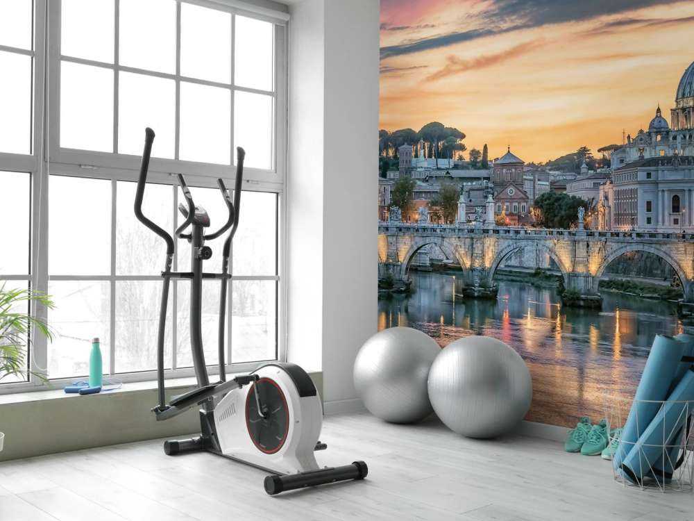 Lueur du soir sur la ville romaine aux dômes.