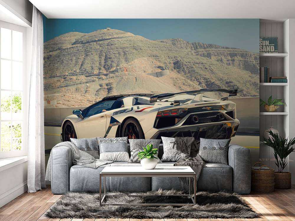 Supercar sur col de montagne