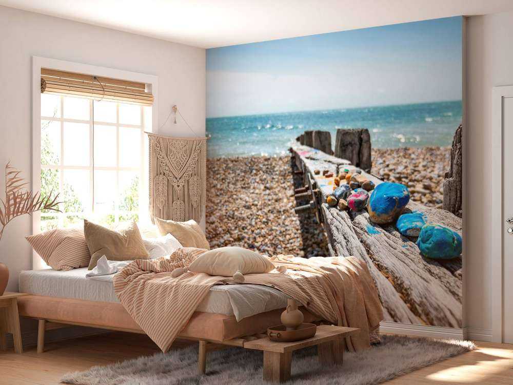 Plage avec des pierres