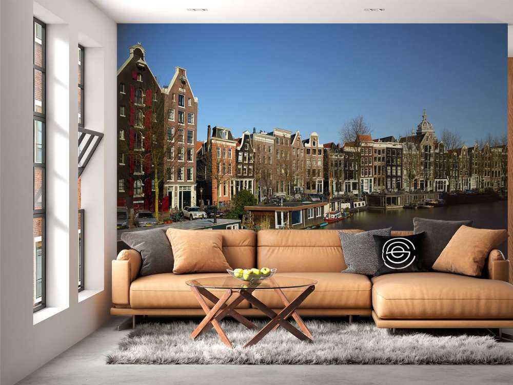 Bateaux&#x20;fluviaux&#x20;le&#x20;long&#x20;du&#x20;canal