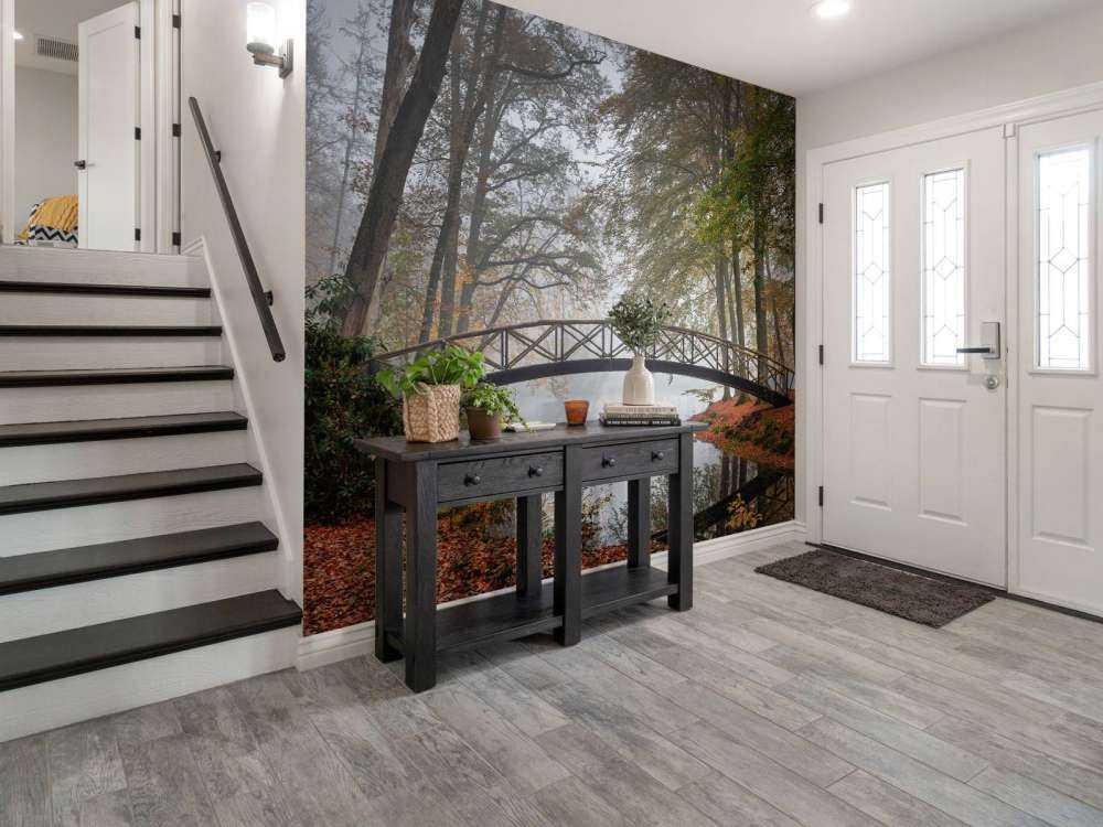 Petit pont entre les arbres