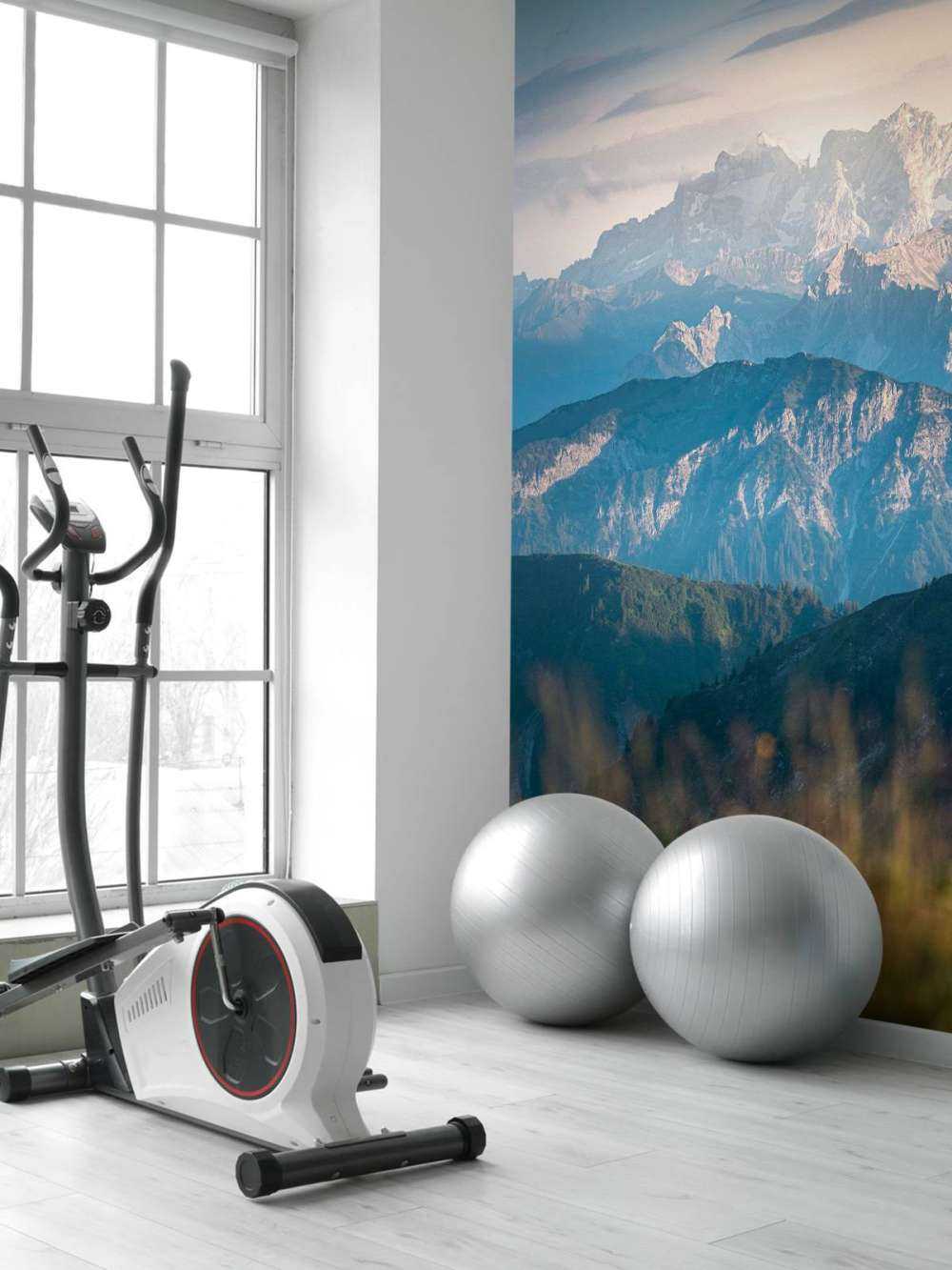 La stratification bleue dans les montagnes.