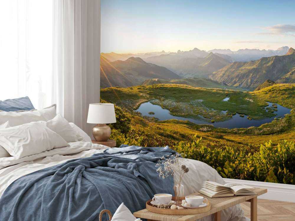 Lumière du soleil sur la vallée de montagne