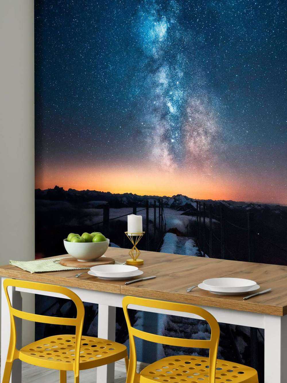 Chemin des étoiles sur la montagne enneigée