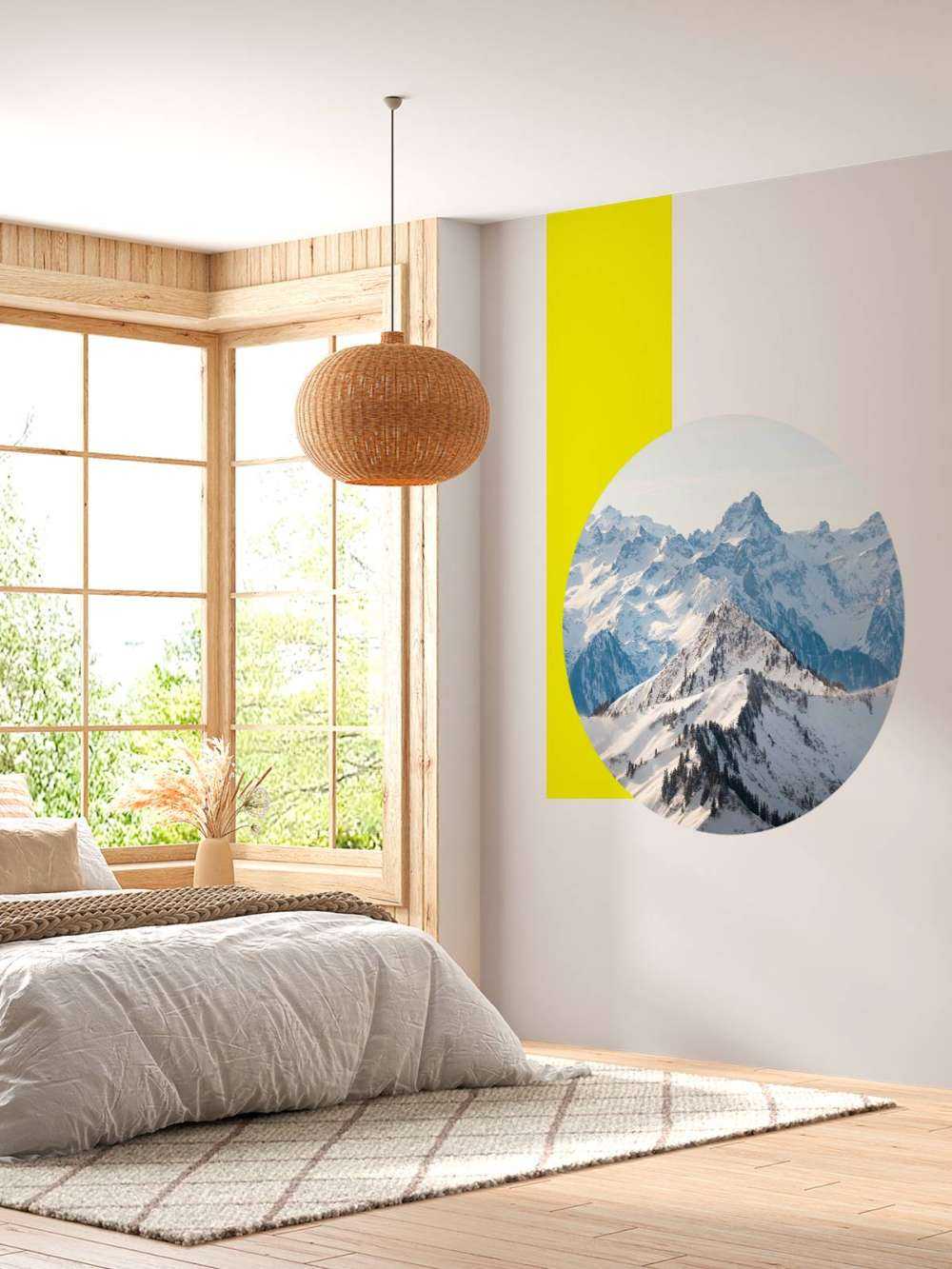 Winterkam avec des sommets alpins sous la lumière du soleil