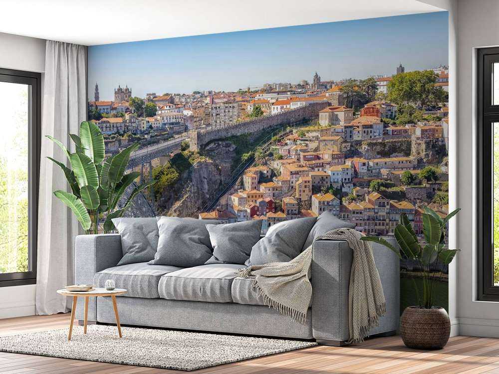 Lumière du soleil sur une pente urbaine colorée