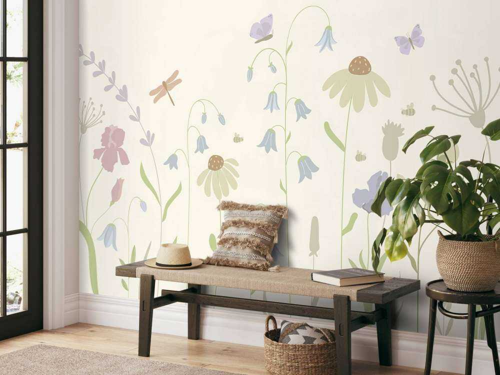 Champ de fleurs en hauteur avec papillons beige, vieux rose, vert et lilas