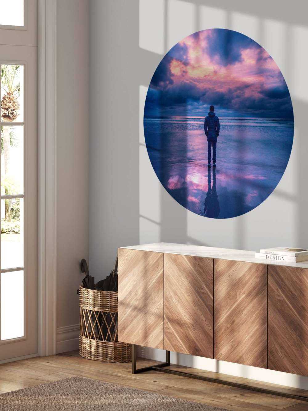 Crépuscule pourpre sur une côte silencieuse