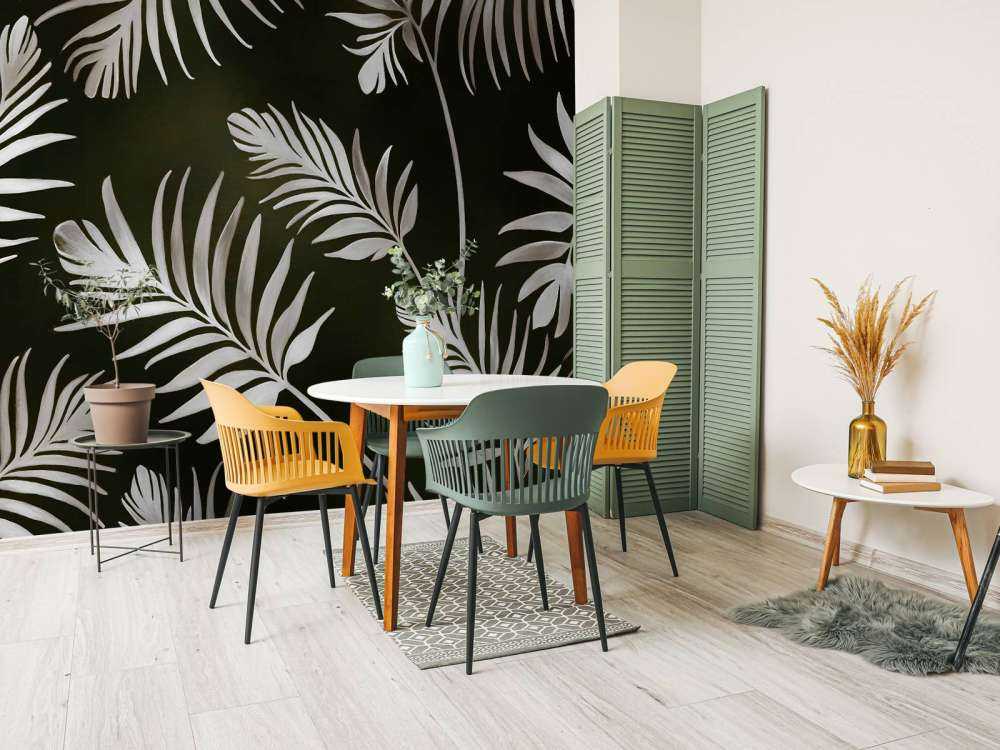 Feuilles dorées sur un gris charbon foncé