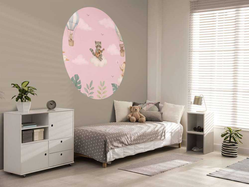 Jeu de lumière dans un ciel rose nuageux