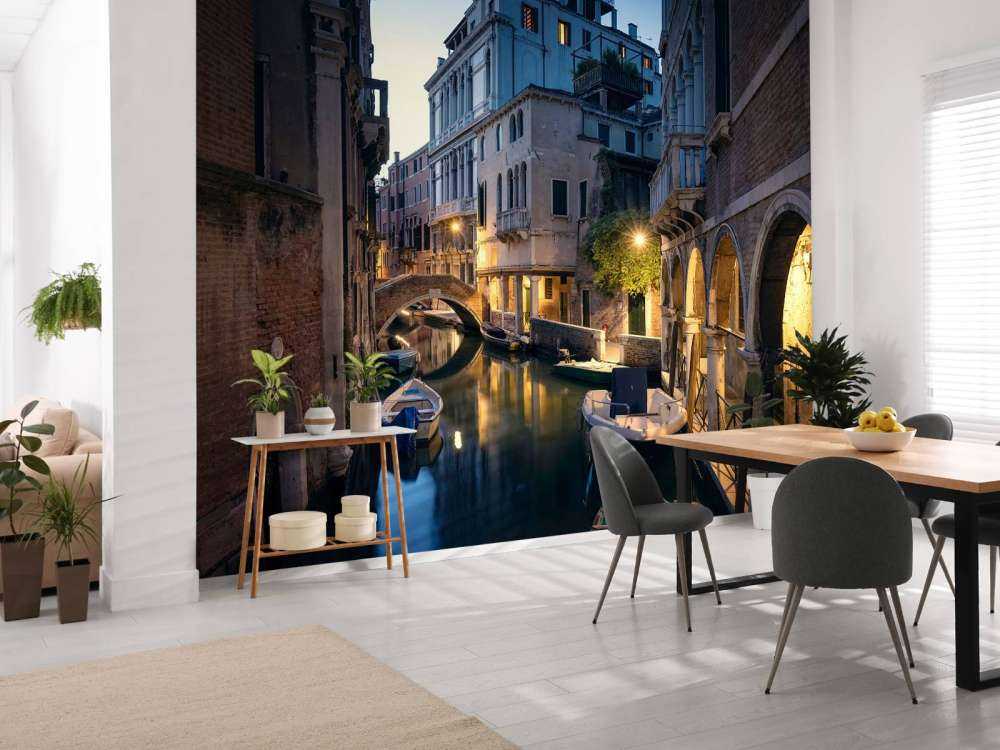 Lueur du soir sur le canal