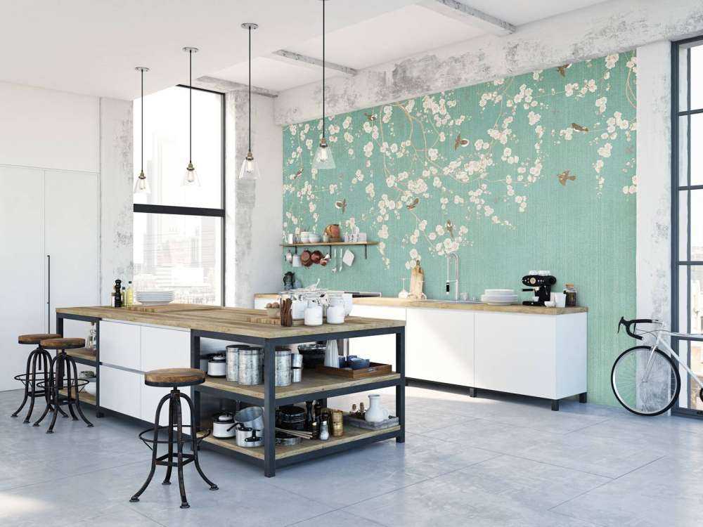 Brindilles en fleurs et moineaux volants