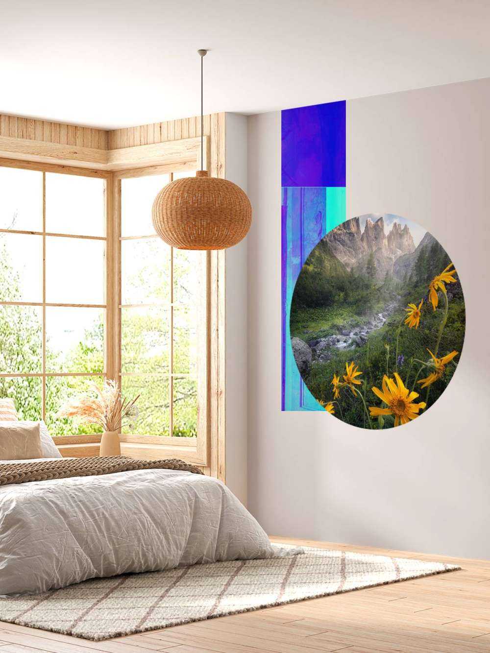 Fleurs alpines gelées dans la vallée de montagne