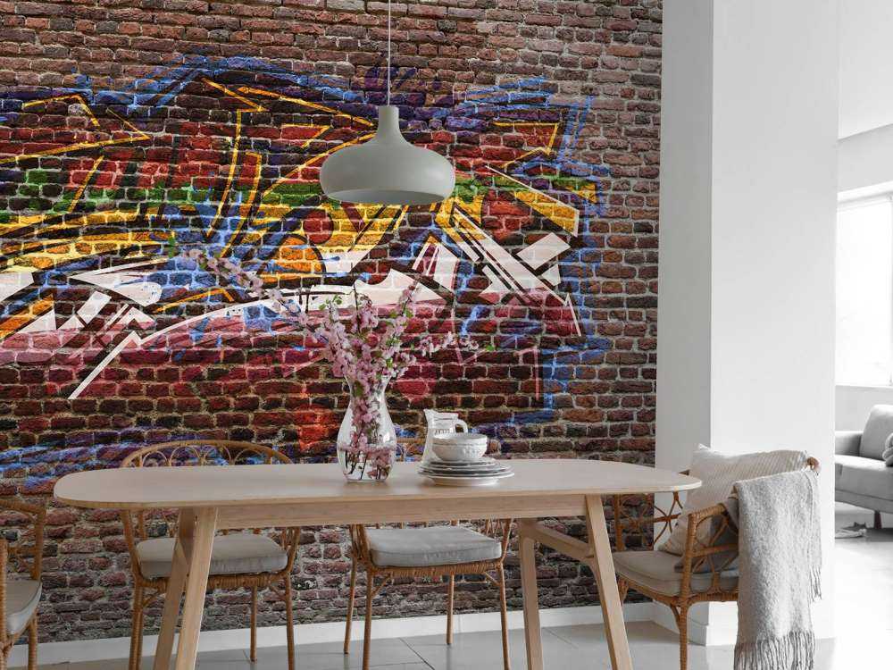 Graffiti sur un mur de briques