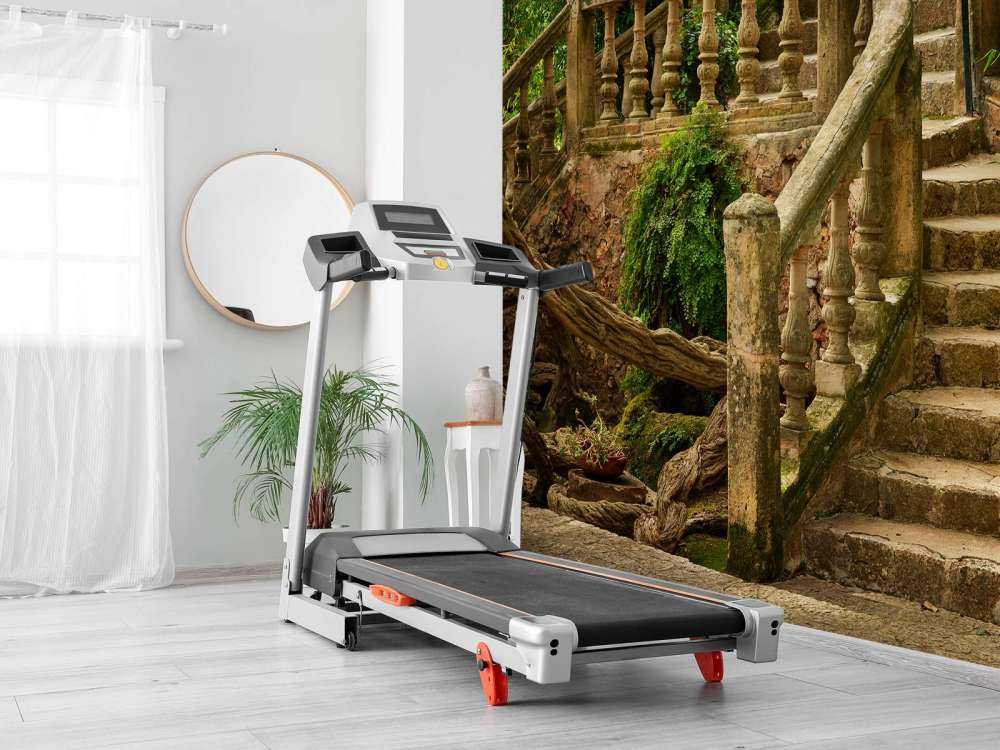 Vieux escaliers en haut