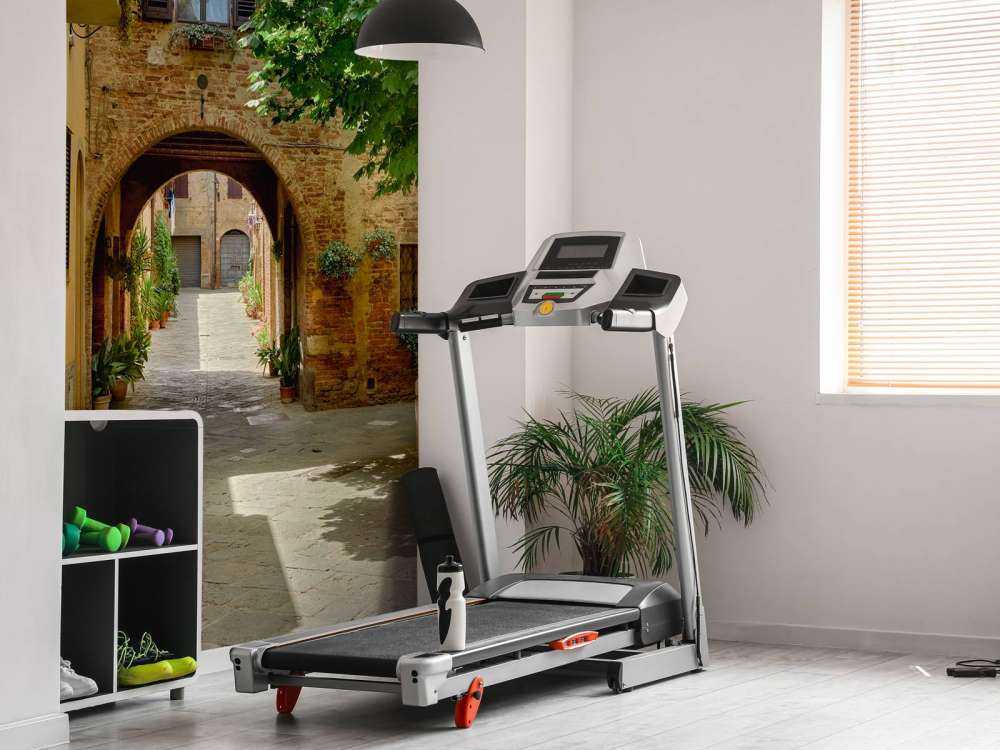 Belle rue à arcades