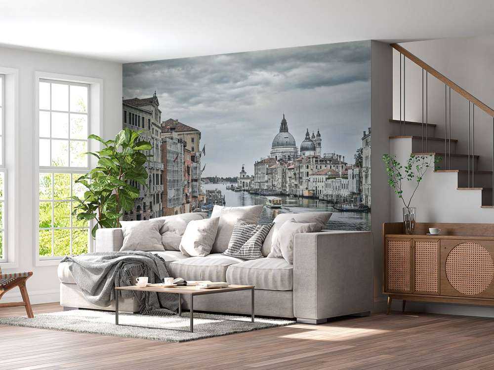 Canal avec des bateaux à Venise