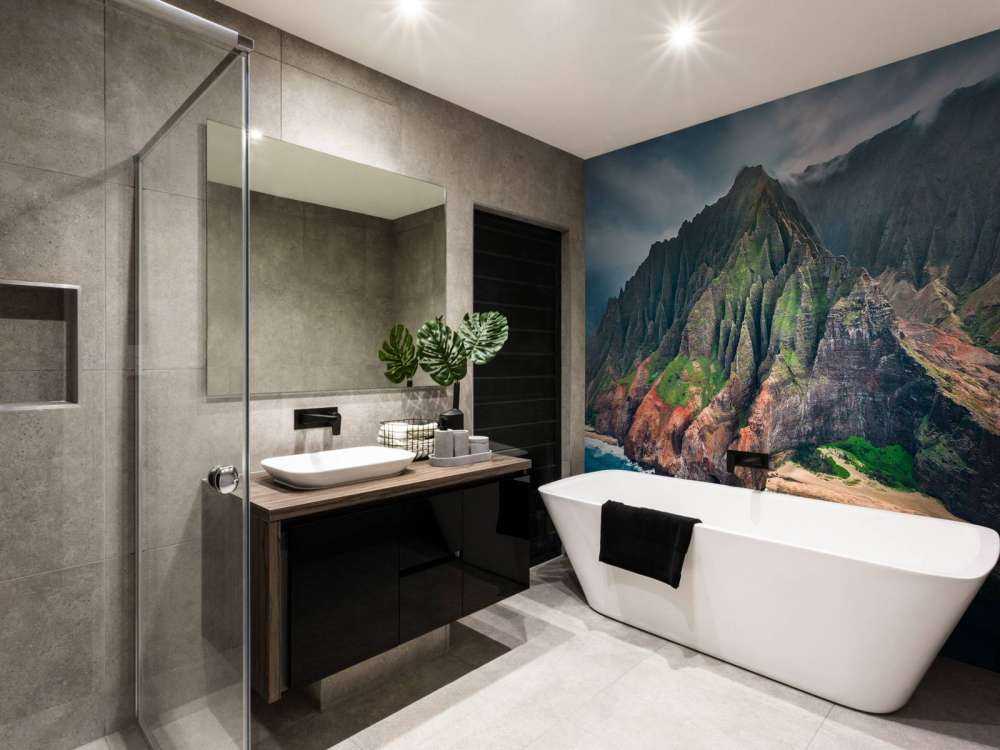 Falaises dramatiques sur la côte turquoise